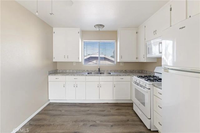 1050 Gaviota, Long Beach, CA 90813