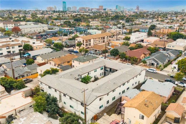 1050 Gaviota, Long Beach, CA 90813