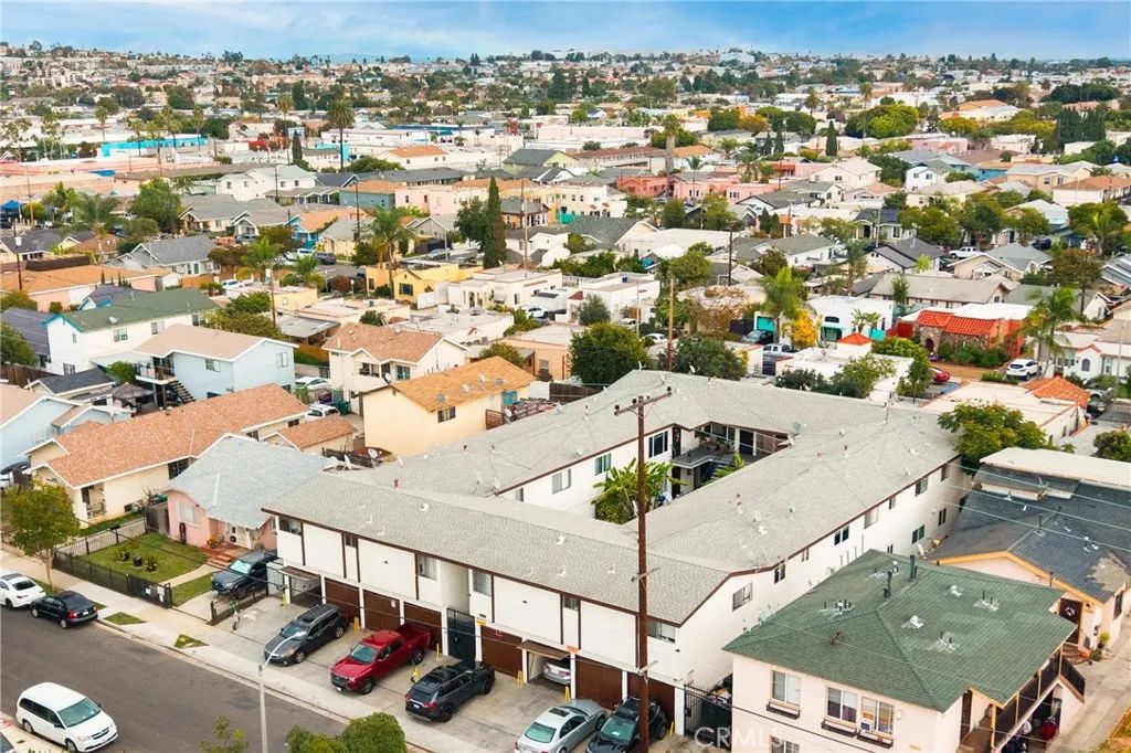 1050 Gaviota, Long Beach, CA 90813