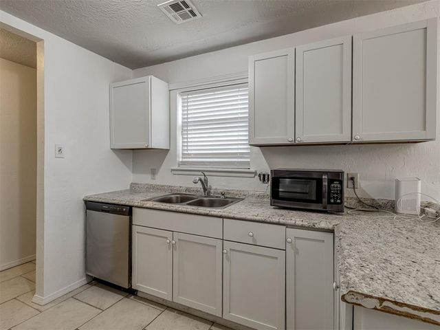 4721 Forest Hills Drive, Noble, OK 73068