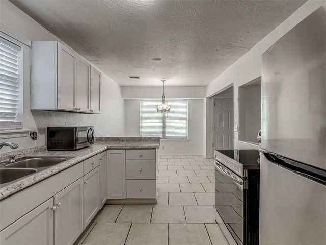 4721 Forest Hills Drive, Noble, OK 73068