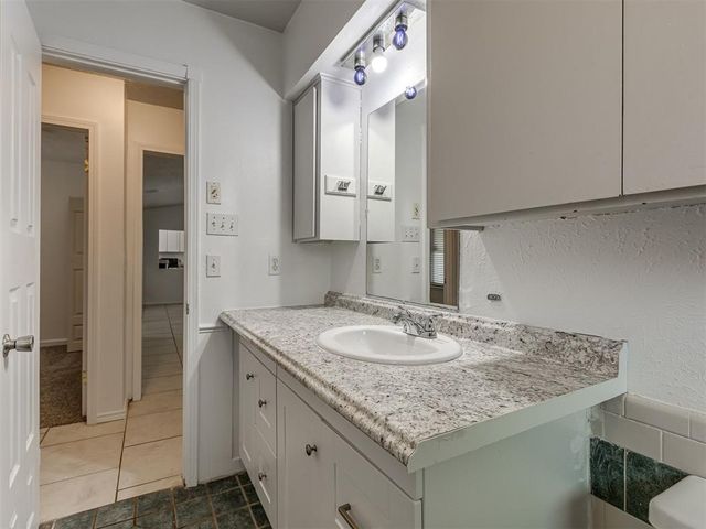 4721 Forest Hills Drive, Noble, OK 73068