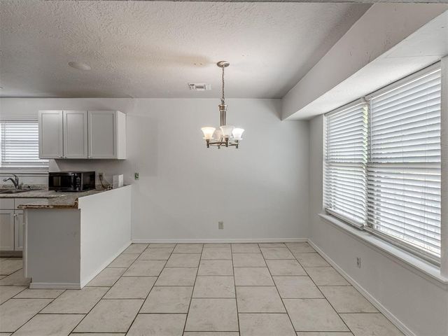 4721 Forest Hills Drive, Noble, OK 73068