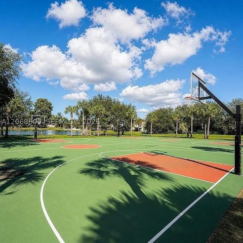 4638 SW 134th Ave, Miramar, FL 33027