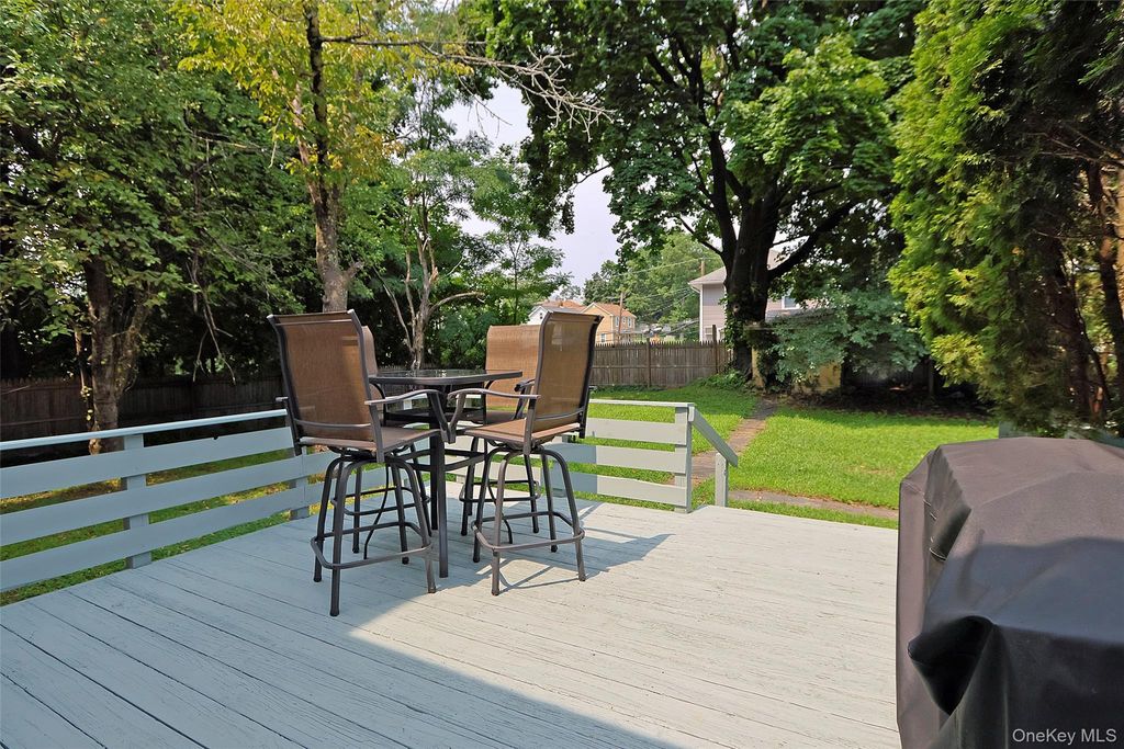 16 Elm Street, Newburgh, NY 12550 — photo 4