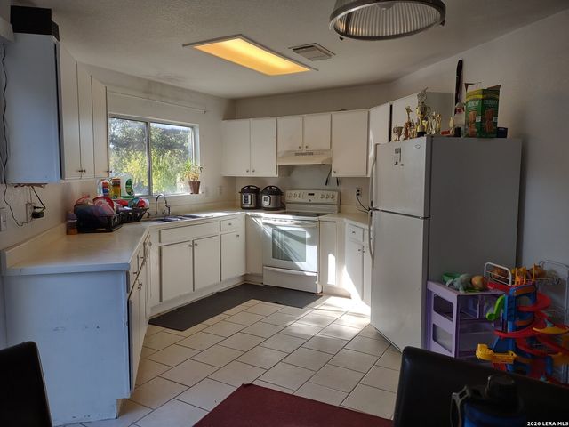 19 Fannin Post, San Antonio, TX 78240