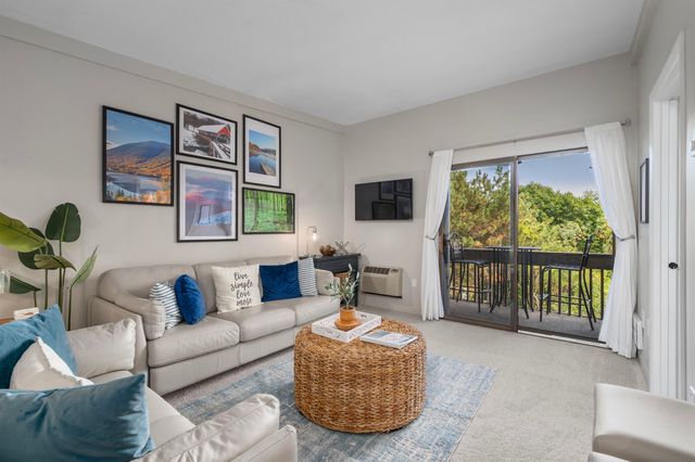59 Treetop Circle Unit 435, Laconia, NH 03246