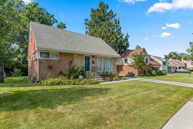 18516 Clyde Road, Homewood, IL 60430