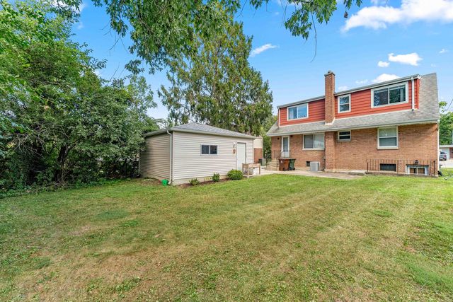 18516 Clyde Road, Homewood, IL 60430