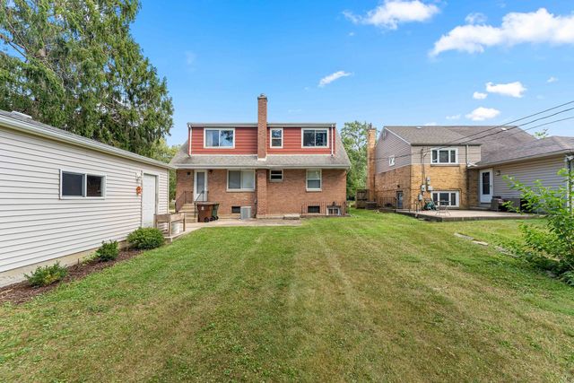 18516 Clyde Road, Homewood, IL 60430