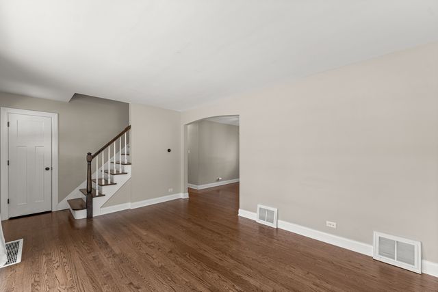 18516 Clyde Road, Homewood, IL 60430