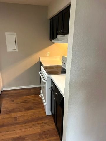 2001 Wesley Drive Apt A, Arlington, TX 76012