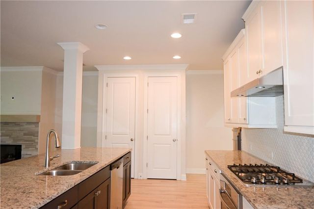 1758 Glenview Park Circle NE, Duluth, GA 30097