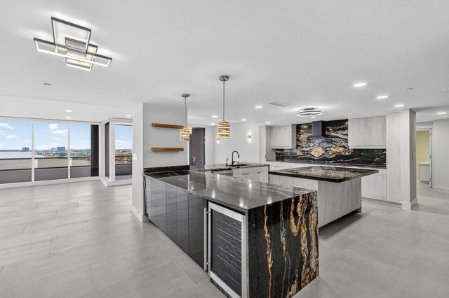 100 Lakeshore Drive 1755, North Palm Beach, FL 33408