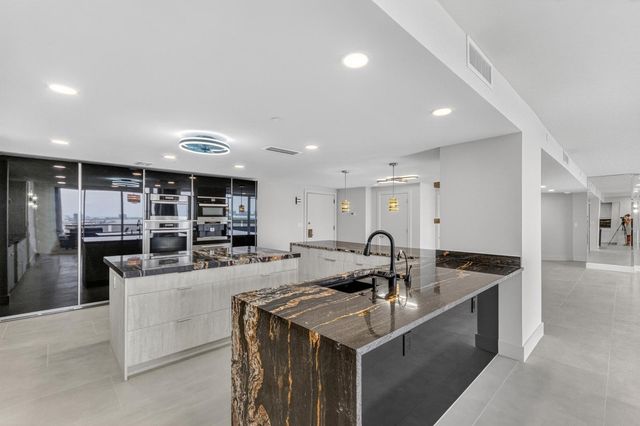 100 Lakeshore Drive 1755, North Palm Beach, FL 33408