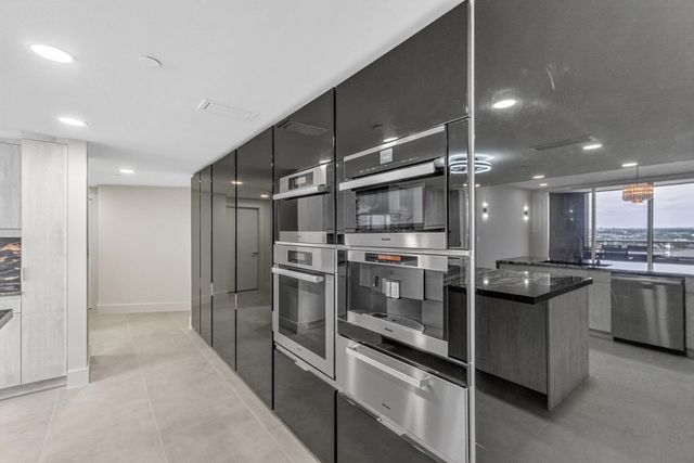 100 Lakeshore Drive 1755, North Palm Beach, FL 33408