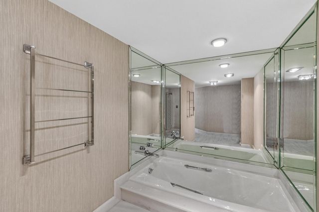 100 Lakeshore Drive 1755, North Palm Beach, FL 33408