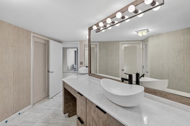 100 Lakeshore Drive 1755, North Palm Beach, FL 33408