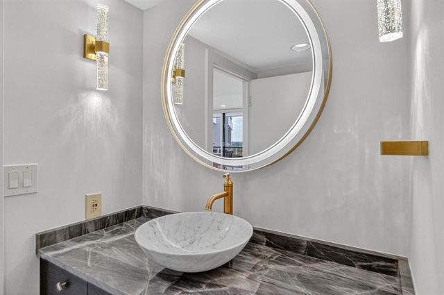 100 Lakeshore Drive 1755, North Palm Beach, FL 33408