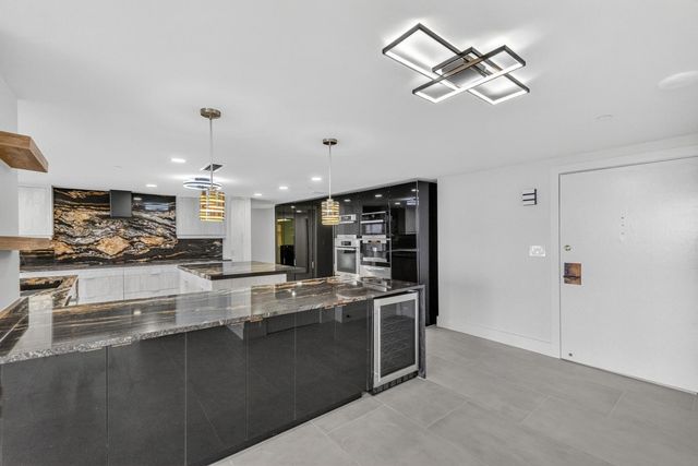 100 Lakeshore Drive 1755, North Palm Beach, FL 33408