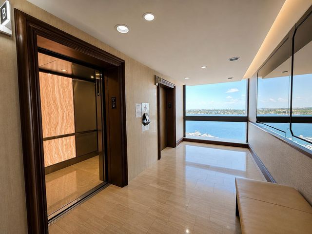 100 Lakeshore Drive 1755, North Palm Beach, FL 33408