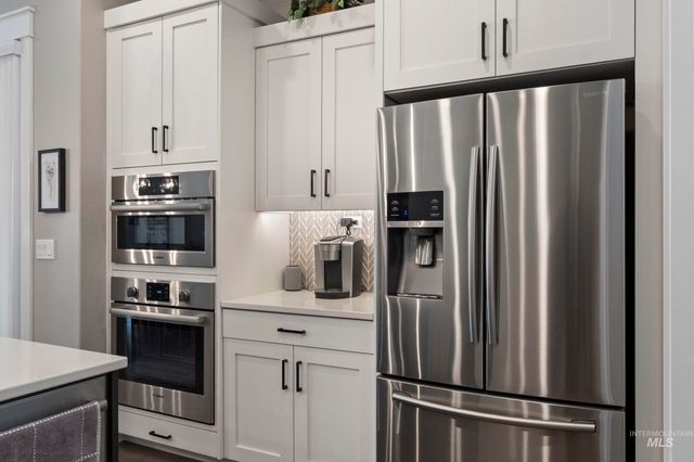 6235 N Bernacchi Lane, Meridian, ID 83646