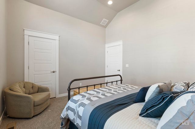 6235 N Bernacchi Lane, Meridian, ID 83646