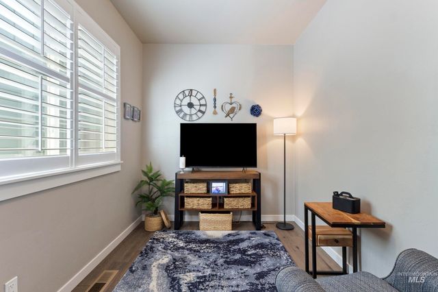 6235 N Bernacchi Lane, Meridian, ID 83646