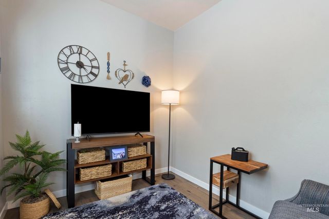 6235 N Bernacchi Lane, Meridian, ID 83646