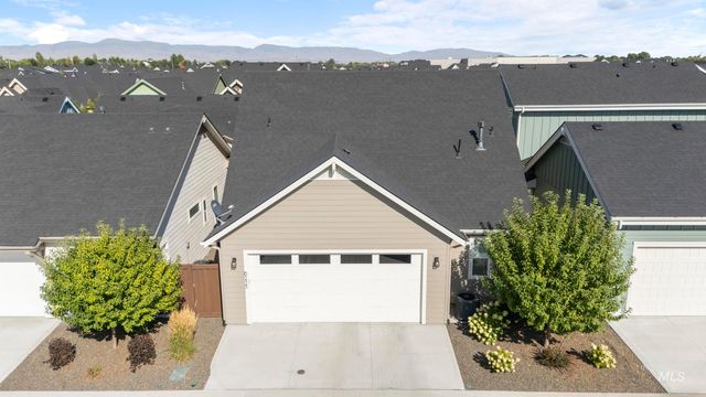 6235 N Bernacchi Lane, Meridian, ID 83646