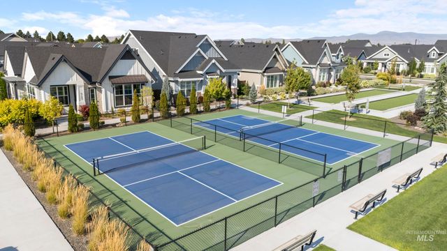 6235 N Bernacchi Lane, Meridian, ID 83646