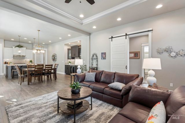 6235 N Bernacchi Lane, Meridian, ID 83646