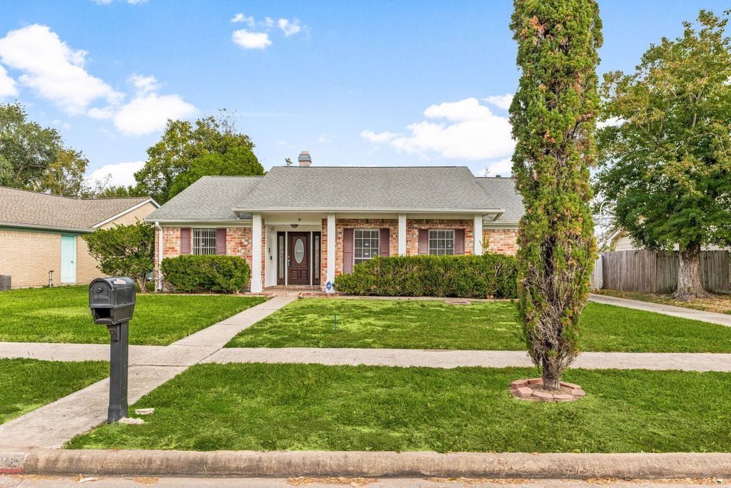 6606 Dusty Dawn Drive, Houston, TX 77086