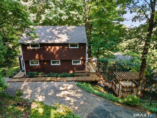 4 Beach Road, Danbury, CT 06811