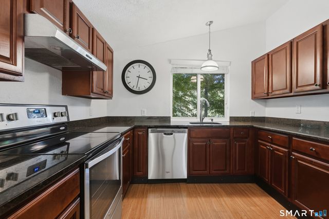 4 Beach Road, Danbury, CT 06811