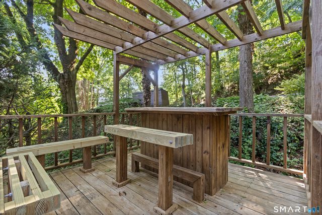 4 Beach Road, Danbury, CT 06811