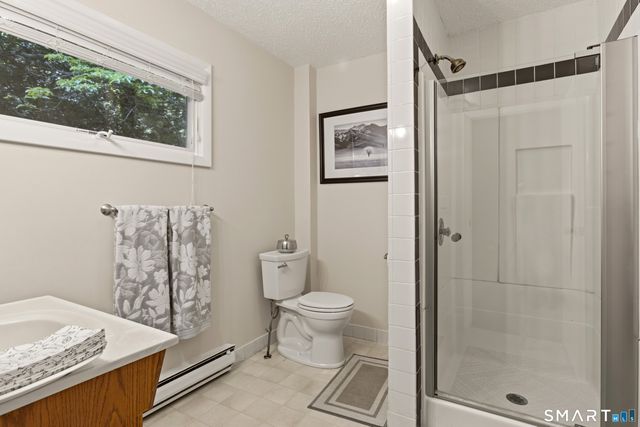 4 Beach Road, Danbury, CT 06811