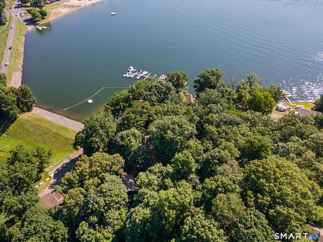 4 Beach Road, Danbury, CT 06811