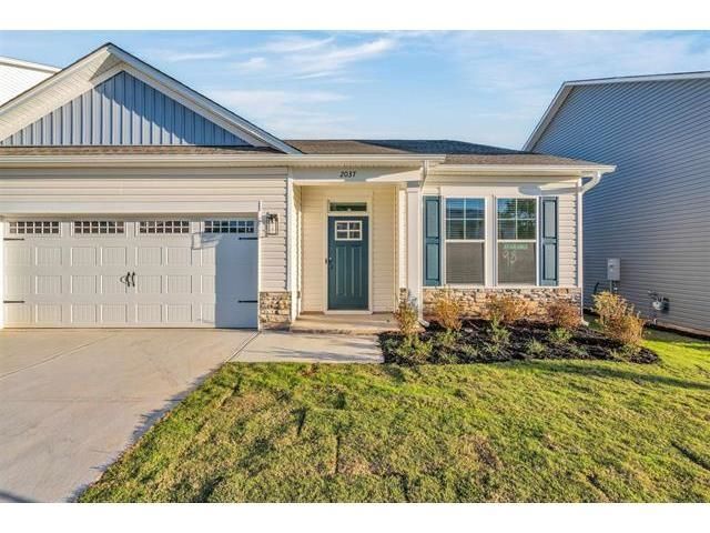 2037 Halton Oaks Drive, Spartanburg, SC 29303