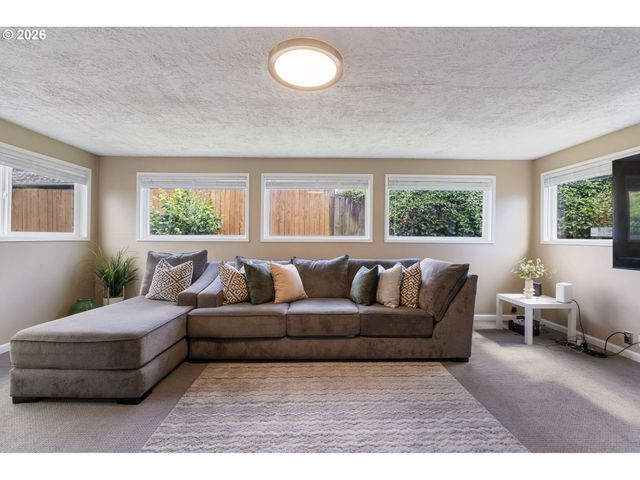 5630 Ne CHURCH St, Portland, OR 97218