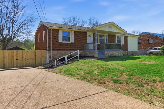 5015 Bonnahill Dr, Hermitage, TN 37076