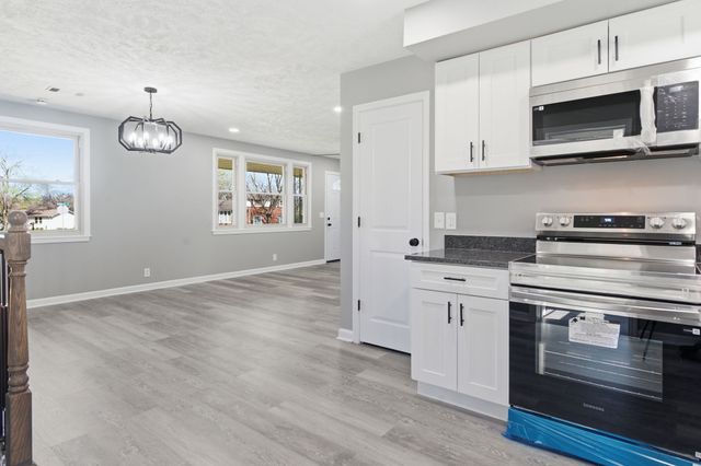 5015 Bonnahill Dr, Hermitage, TN 37076