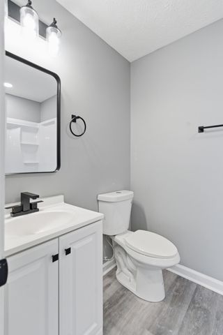 5015 Bonnahill Dr, Hermitage, TN 37076