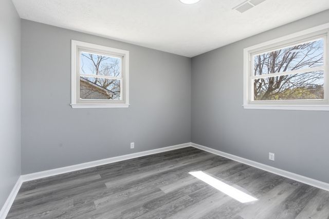 5015 Bonnahill Dr, Hermitage, TN 37076