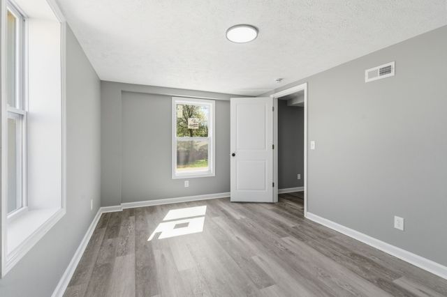 5015 Bonnahill Dr, Hermitage, TN 37076