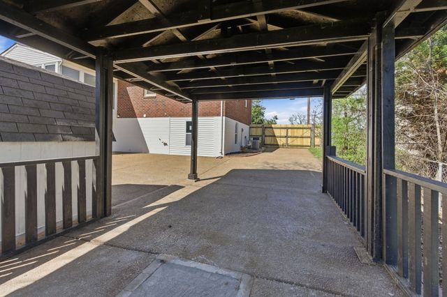 5015 Bonnahill Dr, Hermitage, TN 37076