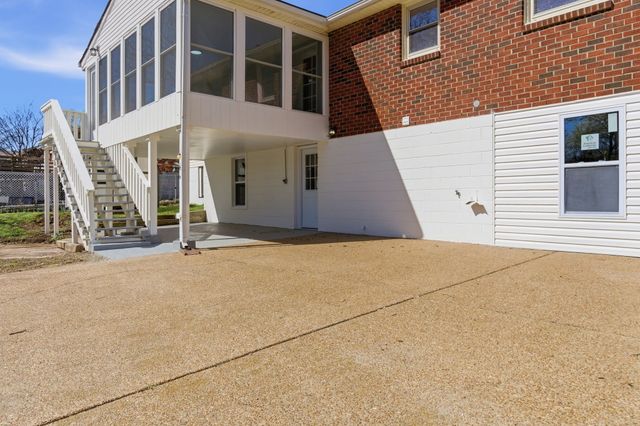 5015 Bonnahill Dr, Hermitage, TN 37076