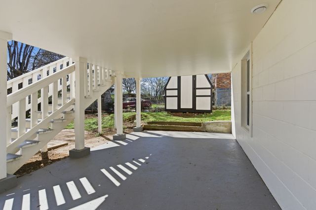 5015 Bonnahill Dr, Hermitage, TN 37076