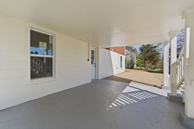 5015 Bonnahill Dr, Hermitage, TN 37076