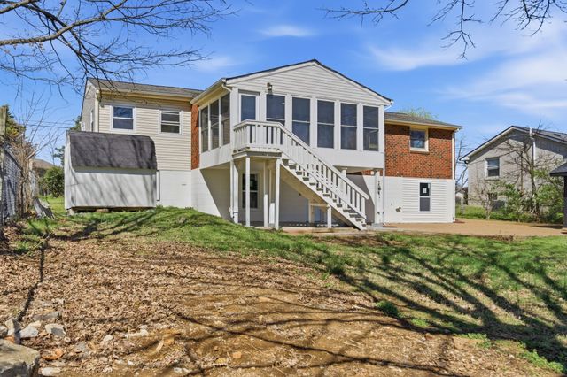 5015 Bonnahill Dr, Hermitage, TN 37076